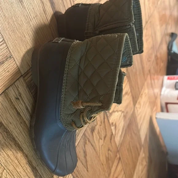 Sperry boots!! Barely worn in great condition!! Size 7US - Picture 1 of 5